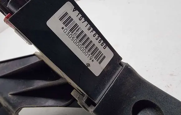 Ford Mondeo Mk III Accelerator throttle pedal 1S719F836BB 030500000019