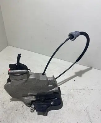Volvo V50 Front door lock 30799335