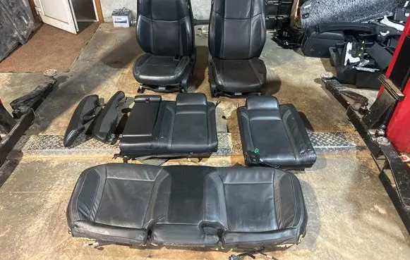 Dodge Charger Seat set 