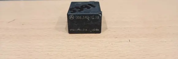 Mercedes-Benz E W211 Other relay 0025421119