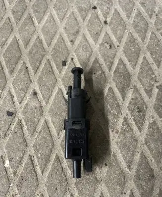 Volvo S40, V40 Brake pedal sensor switch 9128577 01W32K