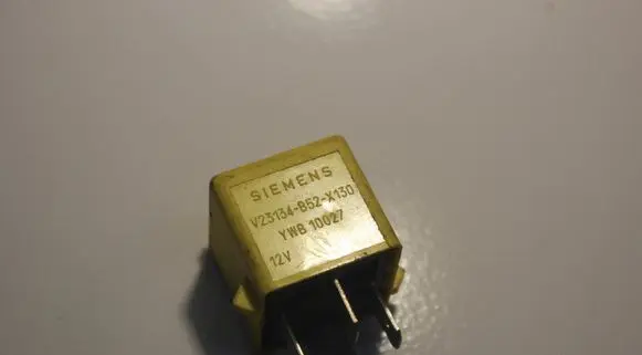 Ford Mondeo MK II Other relay V23134B52X130