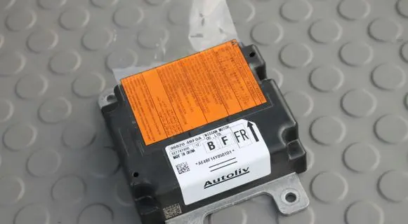 Nissan X-Trail T32 Airbag control unit/module 4BF0A