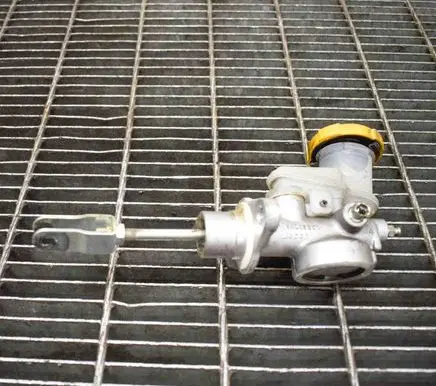 Subaru Forester SH Master brake cylinder