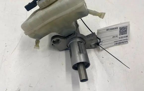 Audi A5 8T 8F Master brake cylinder 8K0611021B