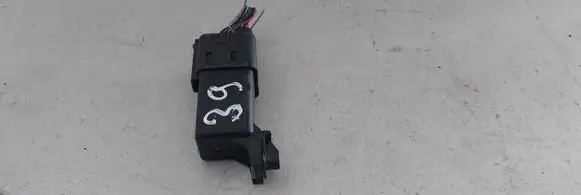 Audi A3 S3 A3 Sportback 8P Glow plug pre-heat relay 038907281D