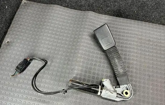 Jaguar XF X250 Front seatbelt buckle 2R83F61203 2R83F61203AHLEG B091008Z03196795