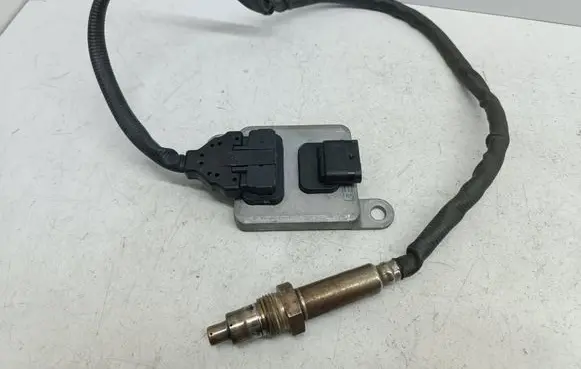 Mercedes-Benz Vito Viano W447 Lambda probe sensor A0009050108 0009050108