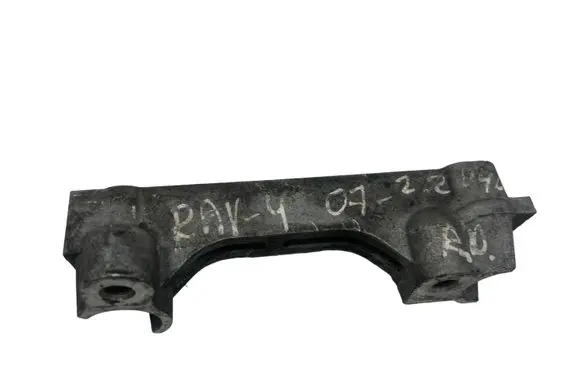 Toyota RAV 4 (XA30) Engine mounting bracket