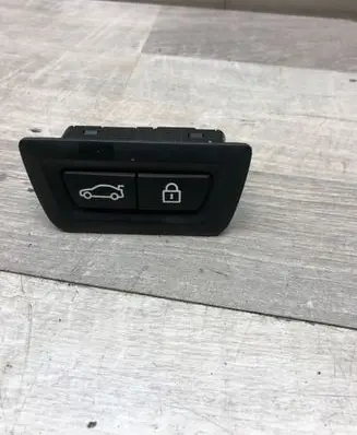 BMW 5 F10 F11 Tailgate/boot open switch button 9162645