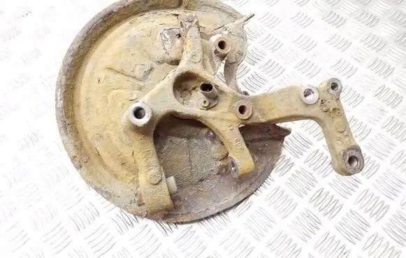 Volkswagen Touran I Rear wheel hub spindle/knuckle 