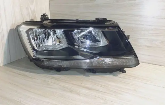 Volkswagen Tiguan Headlight/headlamp 030110120200 5NB941006B