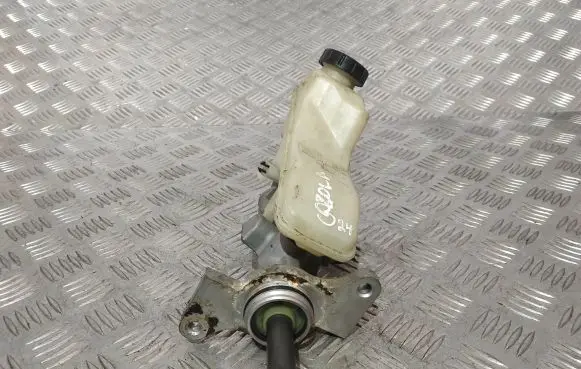 Master brake cylinder