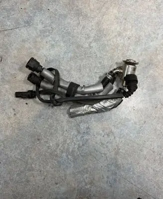 BMW 5 G30 G31 G38 Fuel injector 8598283 11788598283