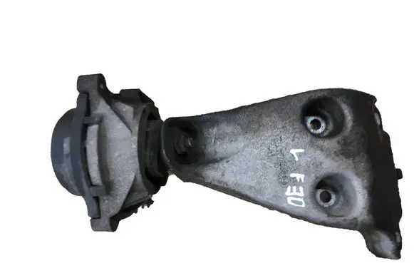 BMW 3 F30 F35 F31 Engine mounting bracket 67876570