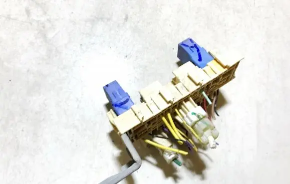 Nissan Qashqai Fuse box set 252309f920