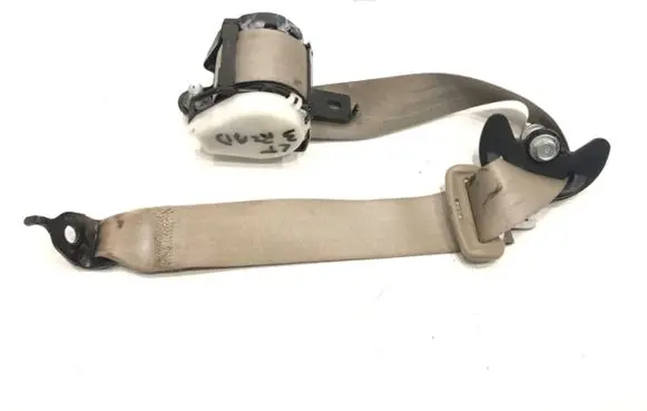 Honda Odyssey Rear seatbelt