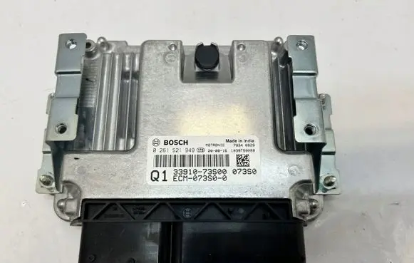 Suzuki Swift III Engine control unit/module ECU 3391073S00