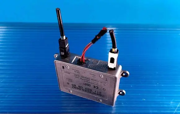 Mercedes-Benz E W211 Antenna control unit 2118200885