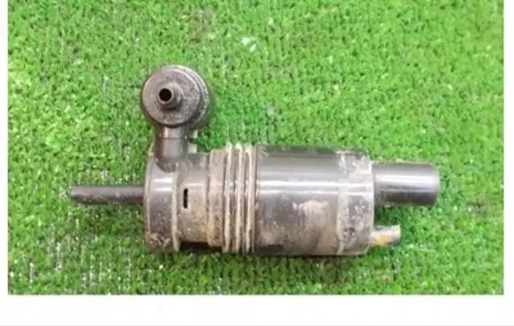 Dodge Caliber Windscreen/windshield washer pump