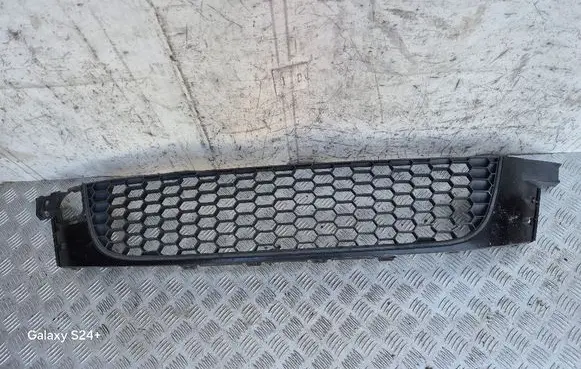Volkswagen Scirocco Front bumper lower grill 1K8853677