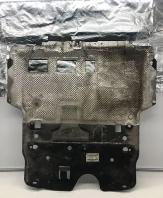 Opel Mokka B Engine splash shield/under tray 982422648005