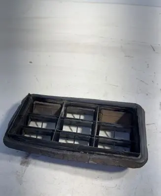 Jeep Compass Quarter panel pressure vent 
