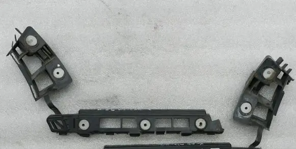 Opel Meriva B Rear bumper mounting bracket 13268252 13268253