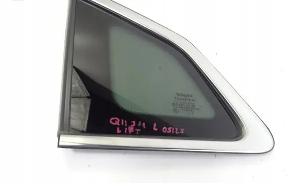 Nissan Qashqai Rear side window