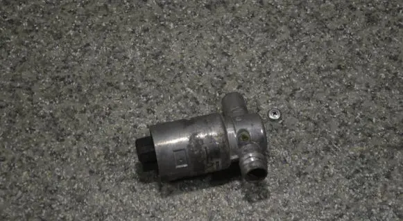 Mercedes-Benz E W124 Idle control valve (regulator) 0280140510