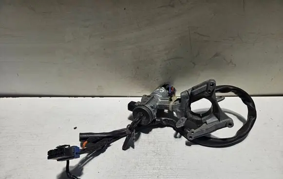 Mitsubishi Galant Ignition lock 336429