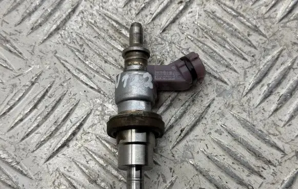 Toyota Verso Fuel injector 2371026012 2371026011
