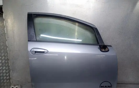 Fiat Punto (199) Front door