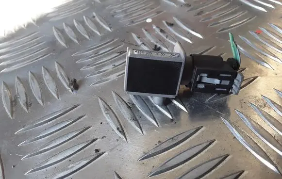 Dodge Journey Airbag deployment crash/impact sensor A2048201985 04896011AB
