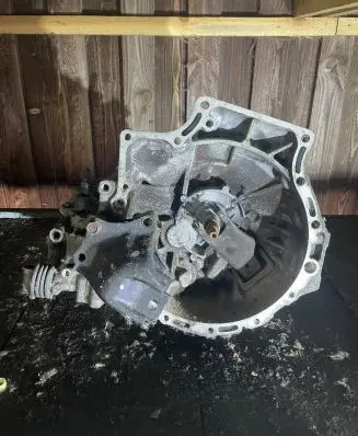 Mazda 323 Manual 5 speed gearbox F5D2