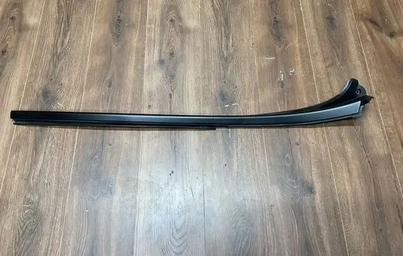 Renault Trafic III (X82) Windshield trim 104555A2