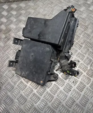 Nissan Qashqai Fuse box set 24383BB50A E00019724 GF20MD10