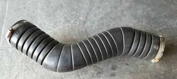 Volkswagen PASSAT B4 Air intake hose/pipe 357129627B