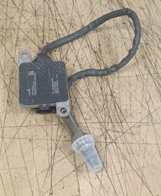 Mercedes-Benz E W213 Lambda probe sensor A0009053009