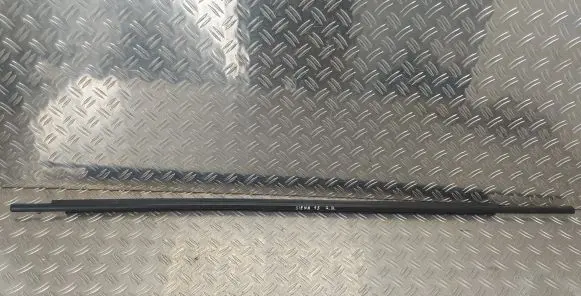 Toyota Sienna XL30 III Rear door glass trim molding