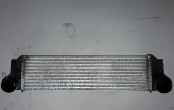 BMW 5 F10 F11 Intercooler radiator 7805629