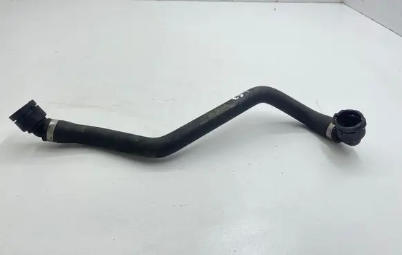 Engine coolant pipe/hose