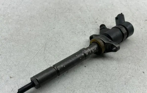 Peugeot 607 Fuel injector 0445110188