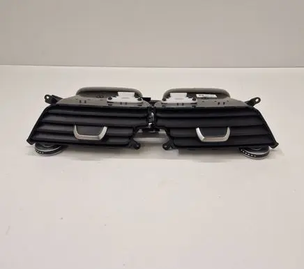 BMW 7 G11 G12 Dash center air vent grill 7946266
