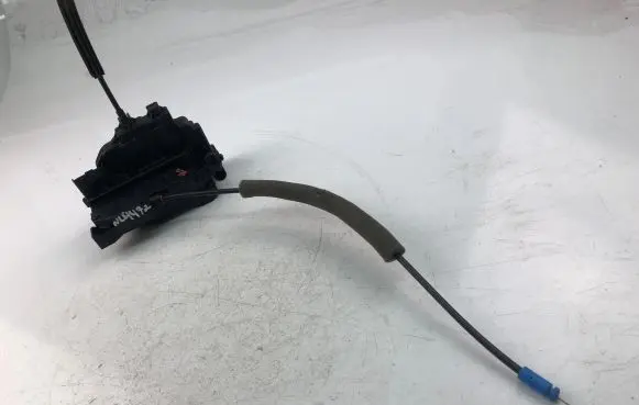 Renault Kangoo I Rear door lock 8200542396