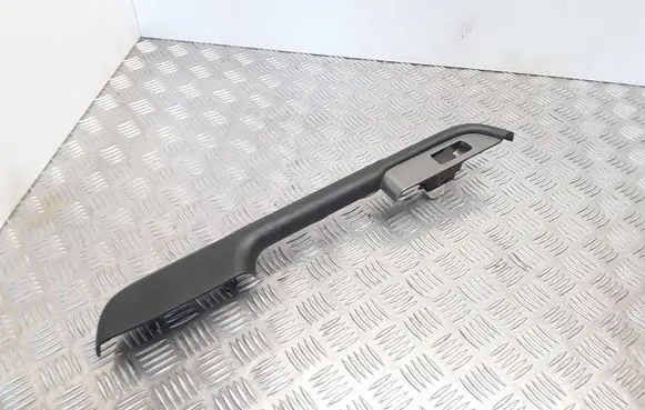 Nissan X-Trail T30 Rear door window switch trim 829488H300