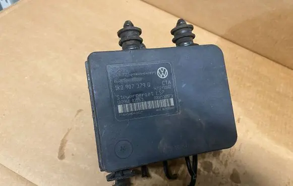 Seat Altea ABS Pump 1K0907379Q 10096003553 00005305F3