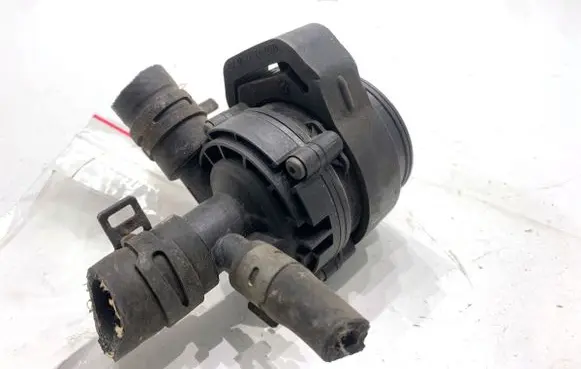 Mercedes-Benz E W212 Oil filter mounting bracket 