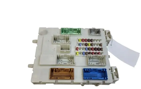 Volvo V40 Fuse module 31394963 9044279593