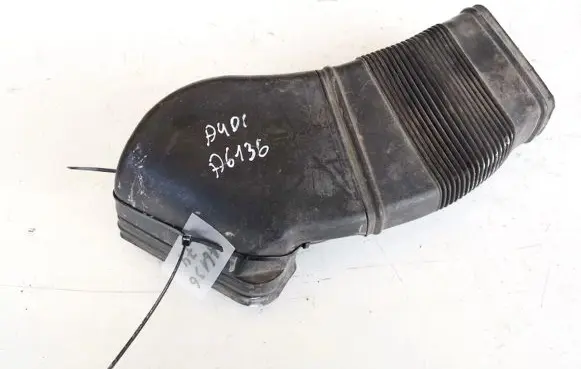 Audi A4 S4 B5 8D Air intake hose/pipe 8d0129617b